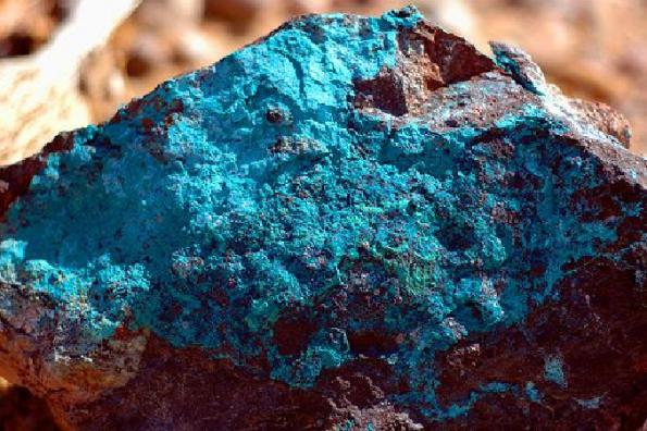 ویژگی انواع سنگ فیروزه صنعتی